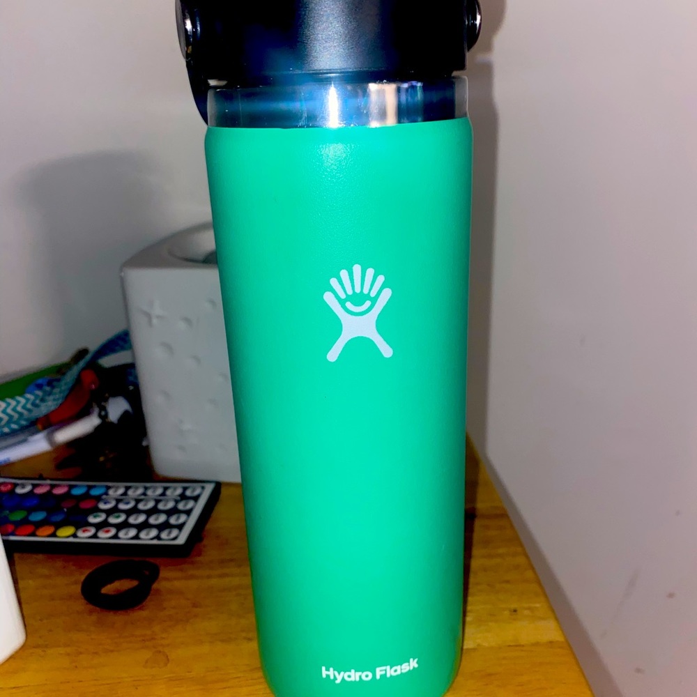 Spearmint 20oz hydro flask!